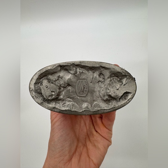 Vintage NWT Heritage Pewter Figurine of Boy & Girl Jump Roping - Picture 3 of 5